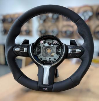 Preview: Handgefertigter Lenkradbezug im Design A677, gefertigt für BMW F20, F21, F22, F23, F30 bis F36