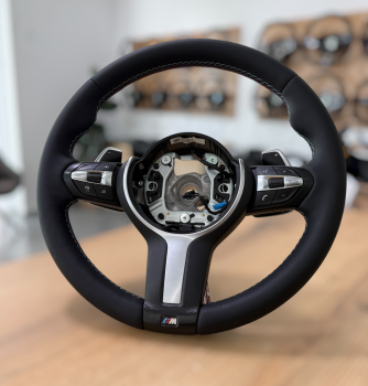 Lenkrad für BMW F01, F02, F07, F10, F11, F12, F13 und M, Design A730, mit neu bezogener Oberfläche in Handarbeit