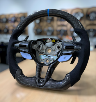 Preview: Carbon Lenkrad passend für Hyundai i30 und i30 N, Design A724, als handgefertigtes Tauschlenkrad