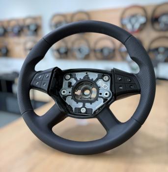 Preview: Mercedes A Klasse AMG Lenkrad Design A570