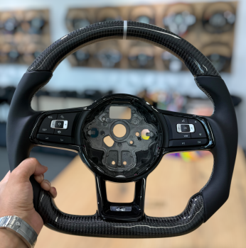 Carbon Lenkrad Design A698 für VW Golf 7 GTI R, sportliche Carbon-Applikationen oben und unten