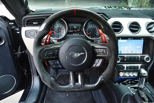 Ford Mustang VI GT500 Carbon Lenkrad