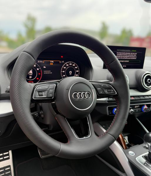 Tauschlenkrad, in Handarbeit neu bezogen, passend für Audi A2 A3 A4 B8 A6 Q3 Q5 Q7, Design A646
