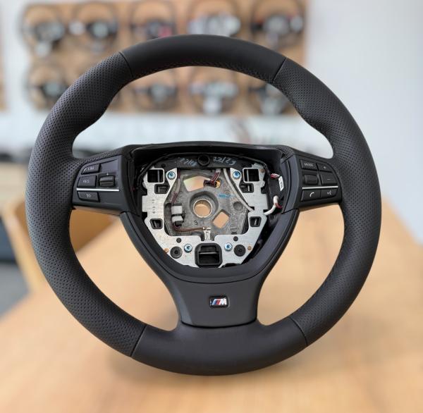 Hochwertiger Lederbezug für das Lenkrad von BMW 5er, 6er, 7er und M-Modelle, Design A670