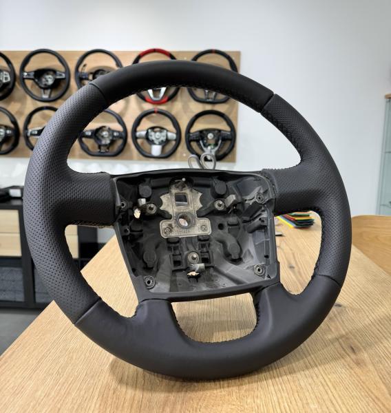 Fiat Ducato Lederlenkrad neu bezogen in Design L180