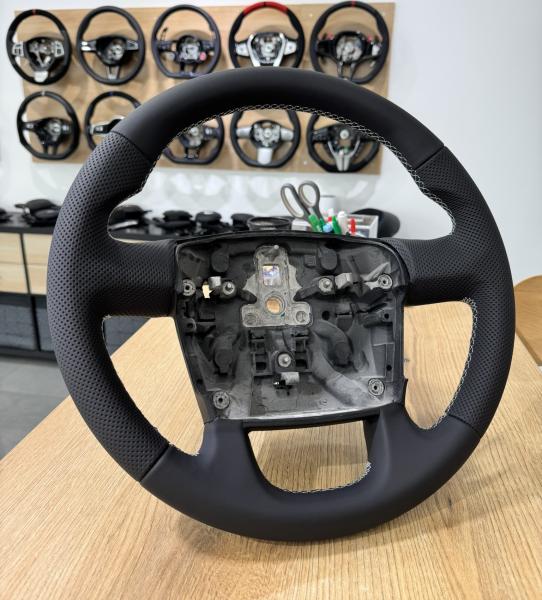 Fiat Ducato Lederlenkrad neu bezogen in Design L183