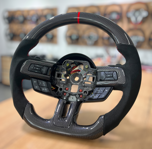 Handgefertigtes Carbon Lenkrad im Design A684, gefertigt für Ford Mustang VI und GT500