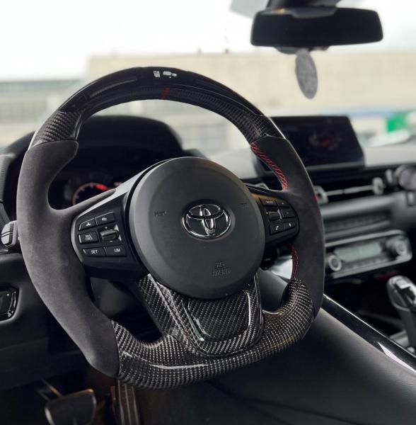 Toyota Supra MK5 Carbon Lenkrad mit Racing display LED Anzeige