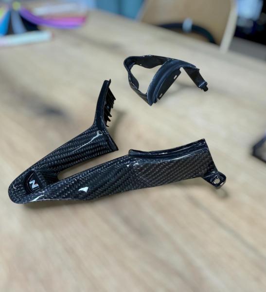 Carbon Lenkradspange passend für Hyundai i30 N, i20 N und Kona N, Design LSC6, in Handarbeit gefertigt