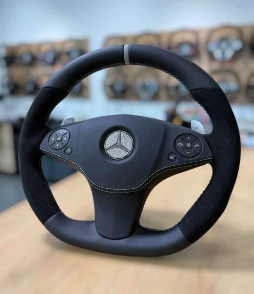Lenkrad neu beziehen für Mercedes-Benz Sportwagen und Coupé, Premium-Leder, sportlich-elegant handwerklich verarbeitet