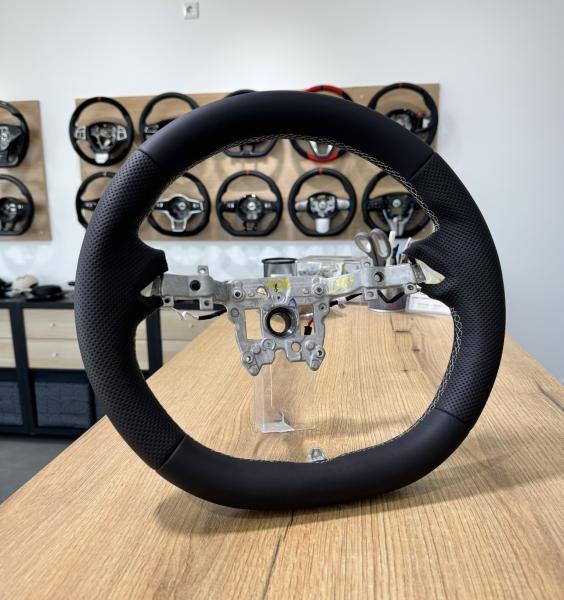 Tesla Model 3 Lederlenkrad neu bezogen Design L583