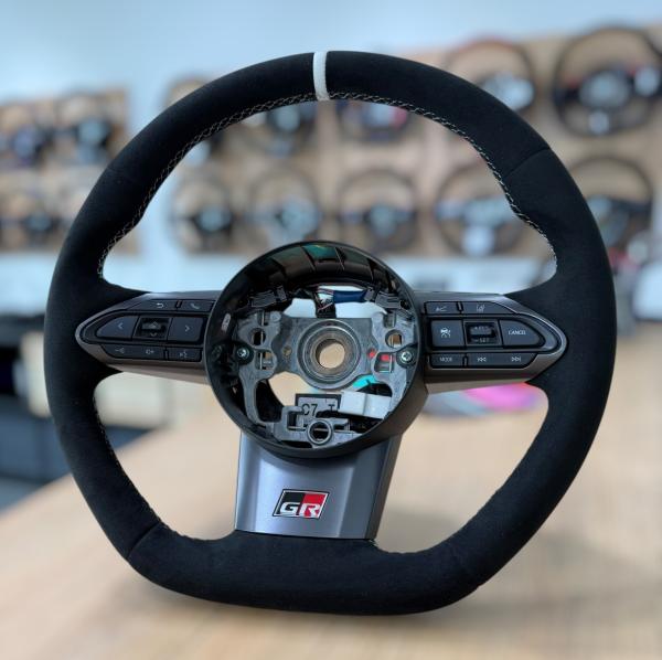 Toyota Yaris GR Leder Alcantara Lenkrad Design A632