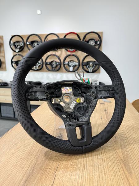 Neu bezogenes Lederlenkrad Design L166A für VW Golf 6 und Passat B8