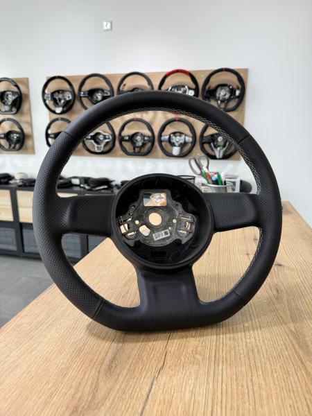 Lederlenkrad Design L159 für VW Up Seat Mii und VW New Beetle in Handarbeit